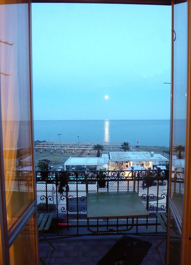 Apartamento House By The Sea Albissola Marina Exterior foto